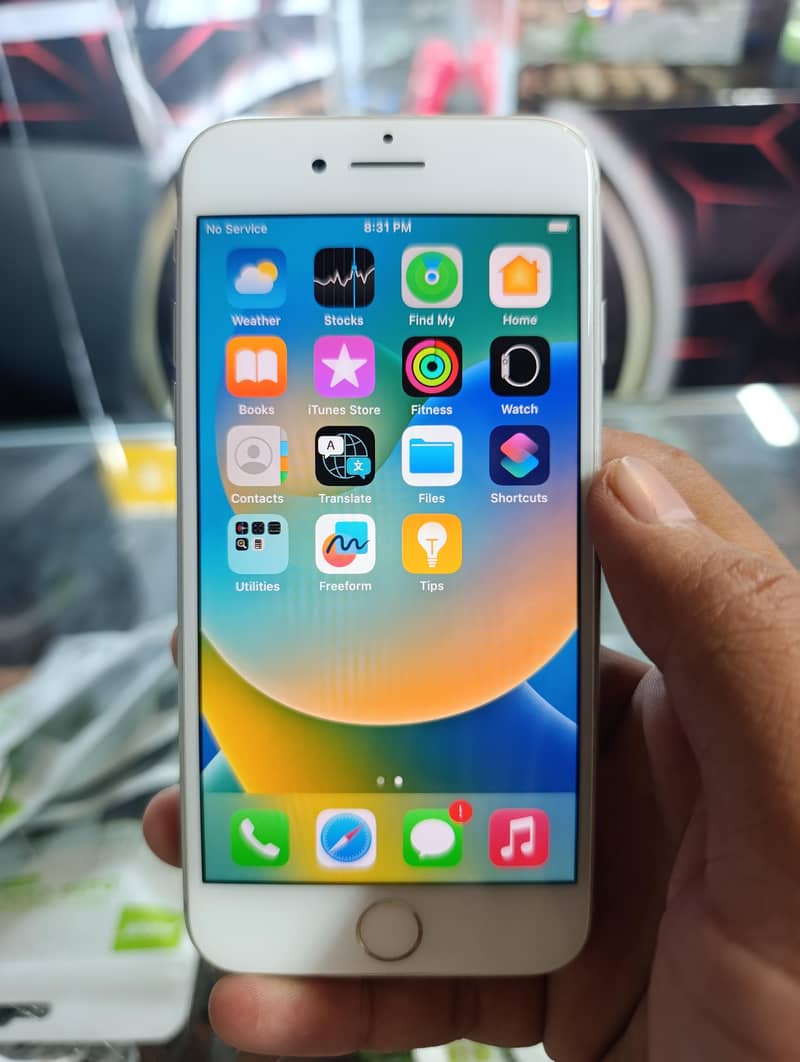 Apple iPhone 7 0