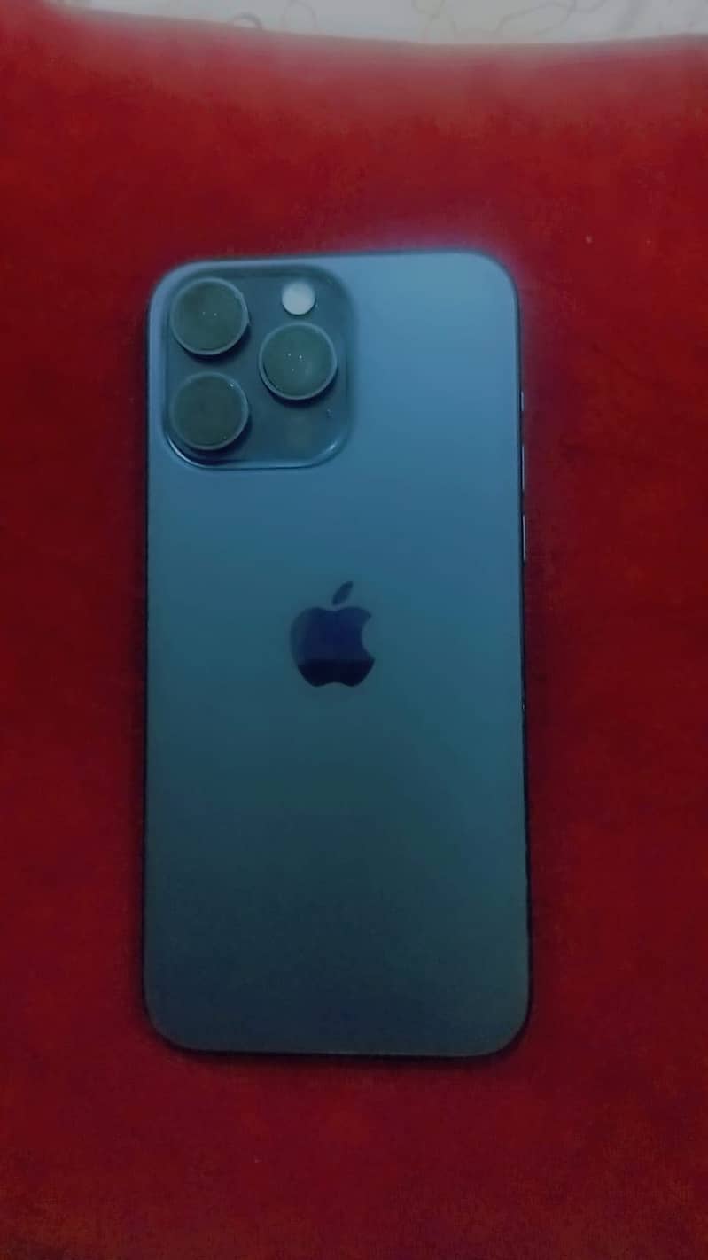 Apple iPhone 15 Pro Max 1