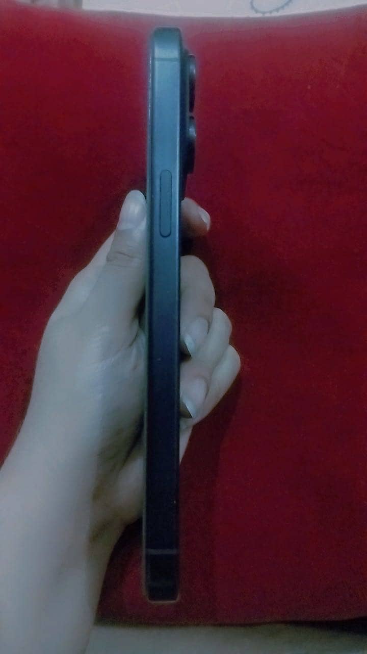Apple iPhone 15 Pro Max 2