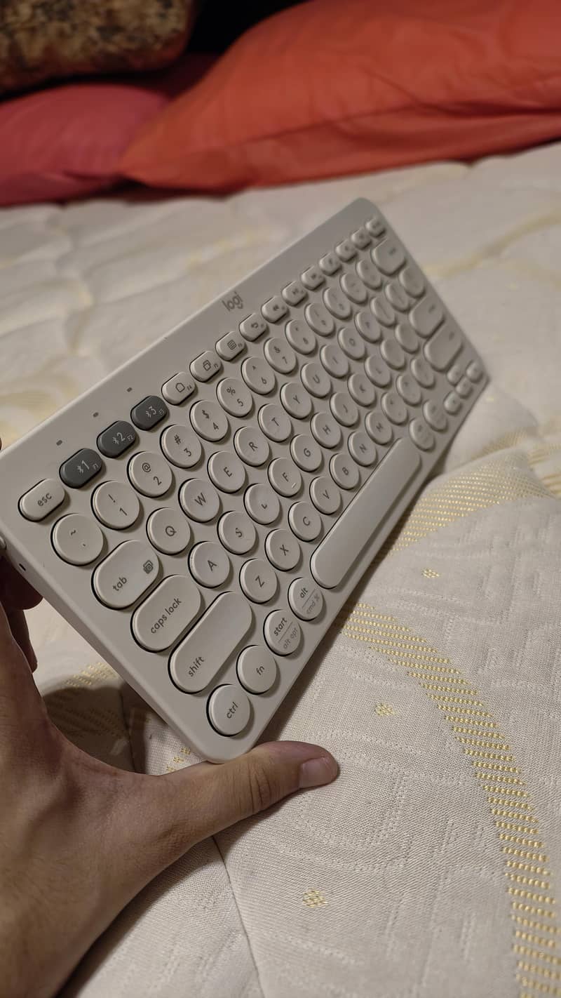 Logitech K380 Keyboard 3