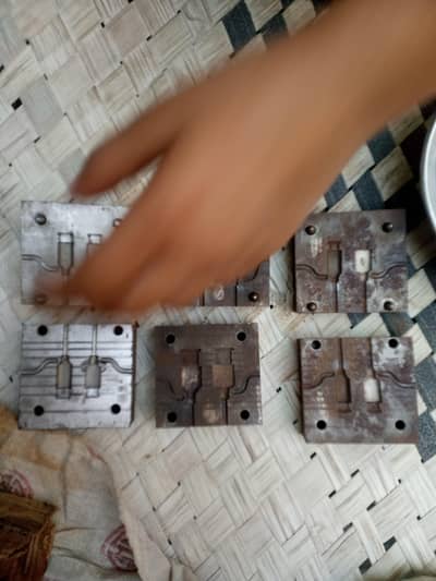 Data cabl Daiy and hand moldin machin