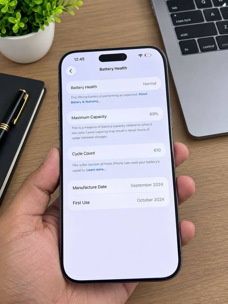 Apple iPhone 16 Pro Max 0