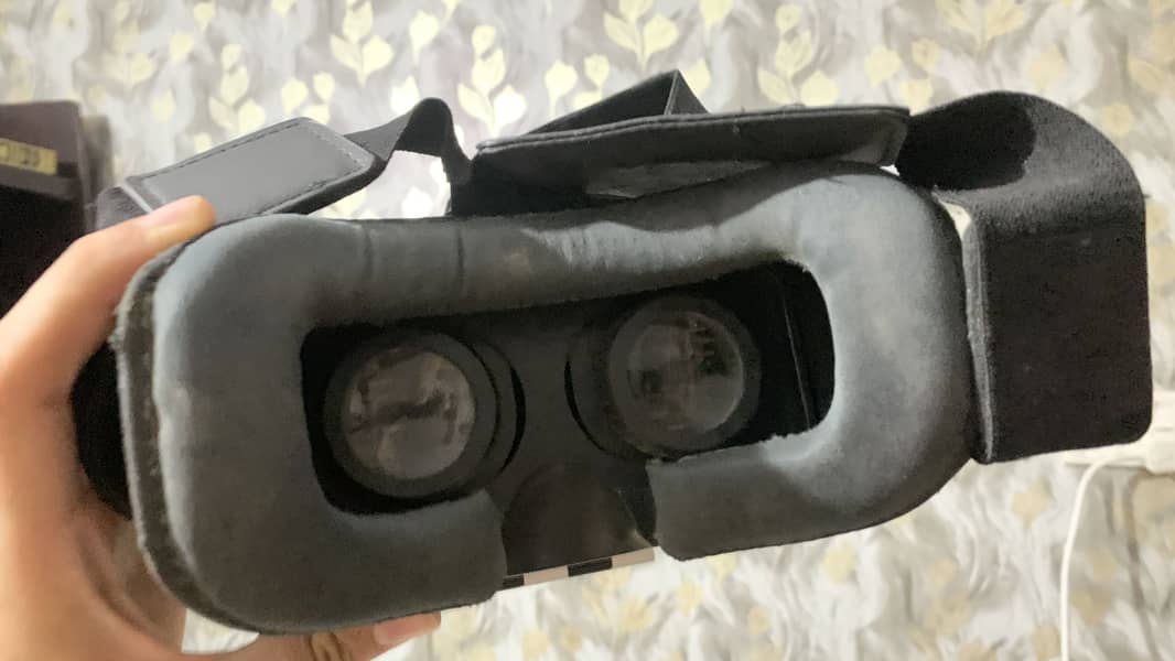 Vr headset and controller for mobiles 4