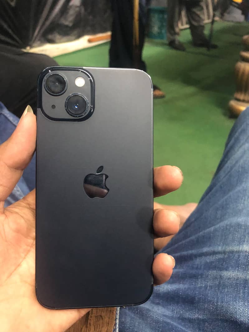 Apple iPhone 13 4
