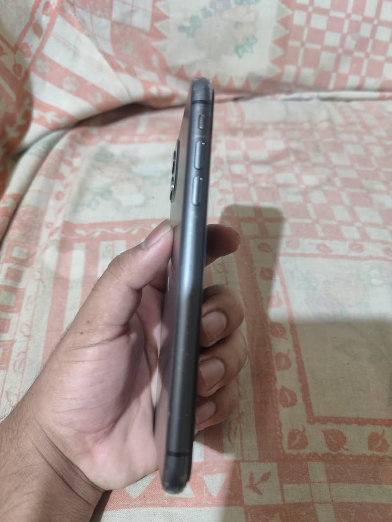 Apple iPhone 11 2