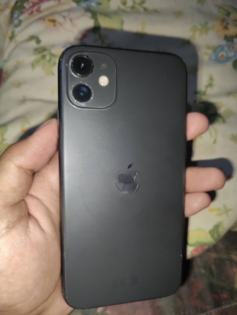 Apple iPhone 11 4