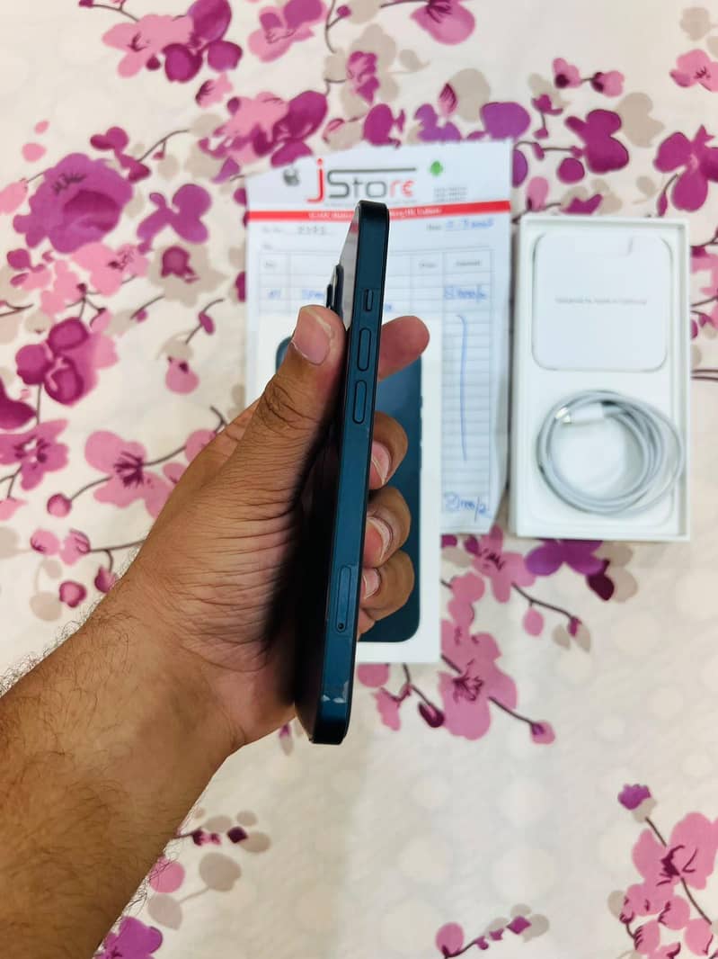 Apple iPhone 13 jv 3