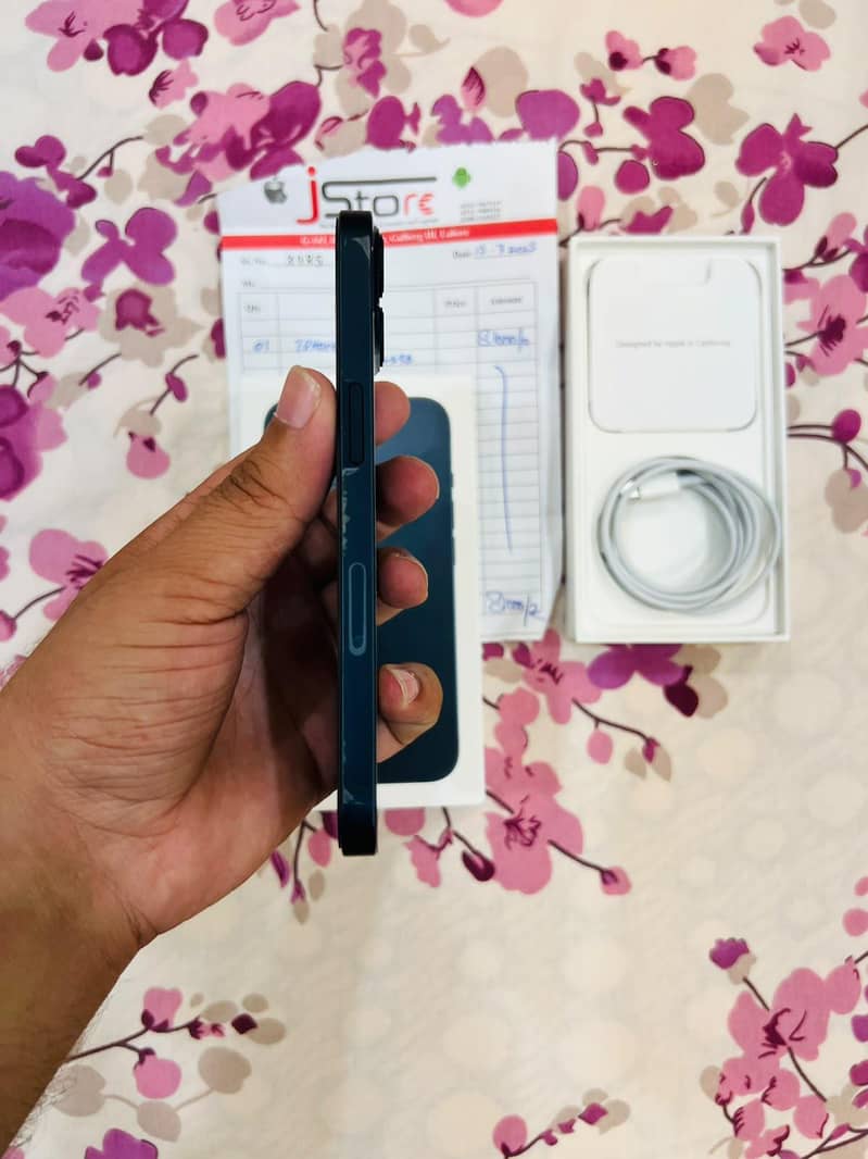 Apple iPhone 13 jv 5