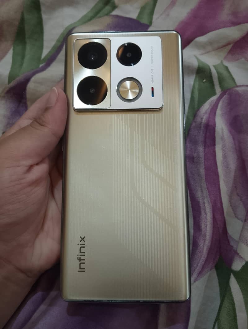 Infinix Note 40 Pro (BMW version) 5