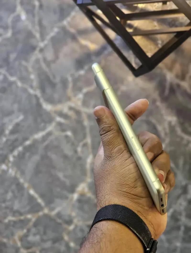 Google Pixel 7 4