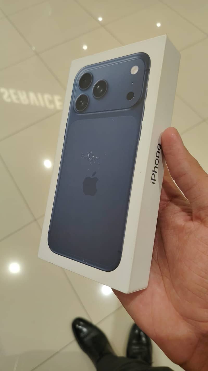 Apple iPhone 17 Pro Max 0