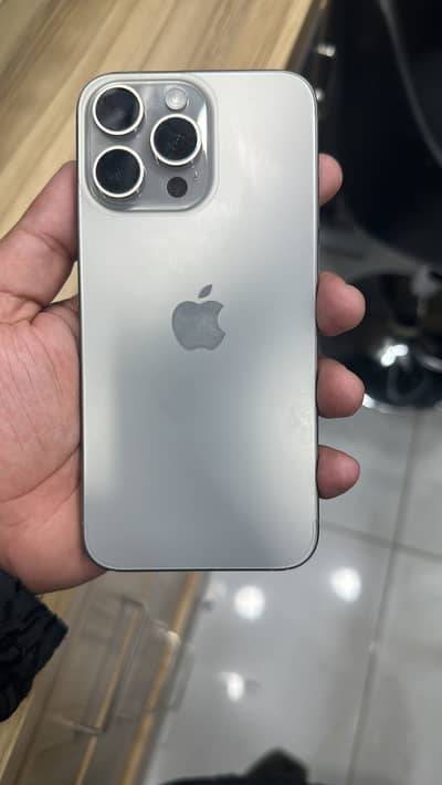 Apple iPhone 15 Pro Max Natural