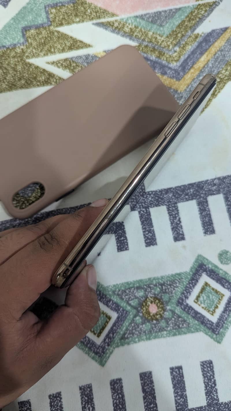 Apple iPhone XS Max 2