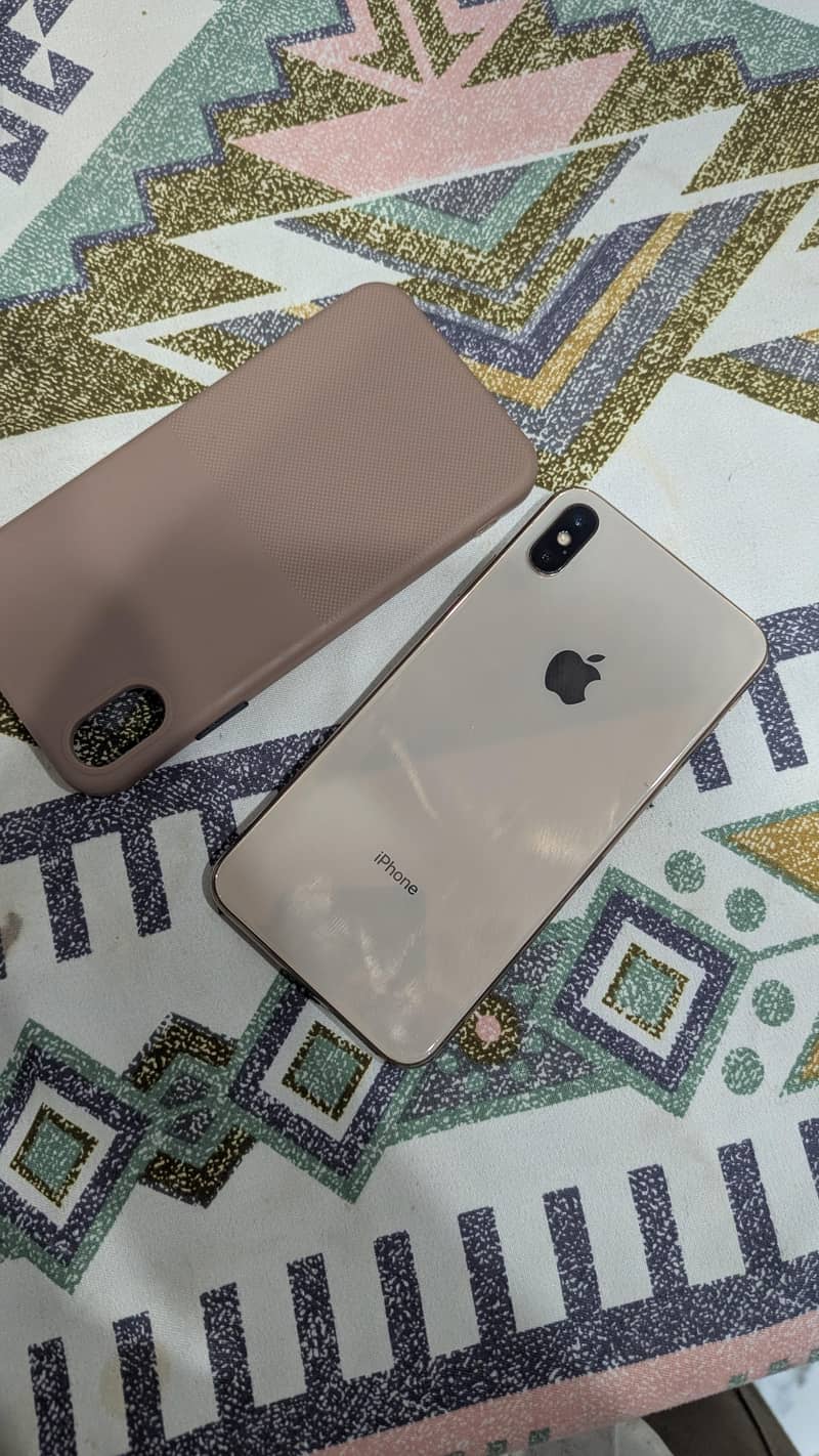 Apple iPhone XS Max 5