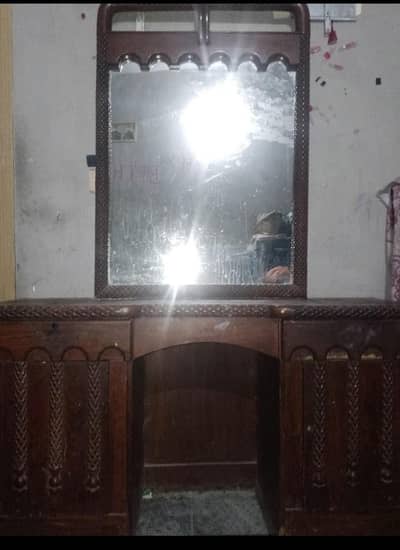 بہت ہی اچھی لکڑی ہے مضبوط ہے