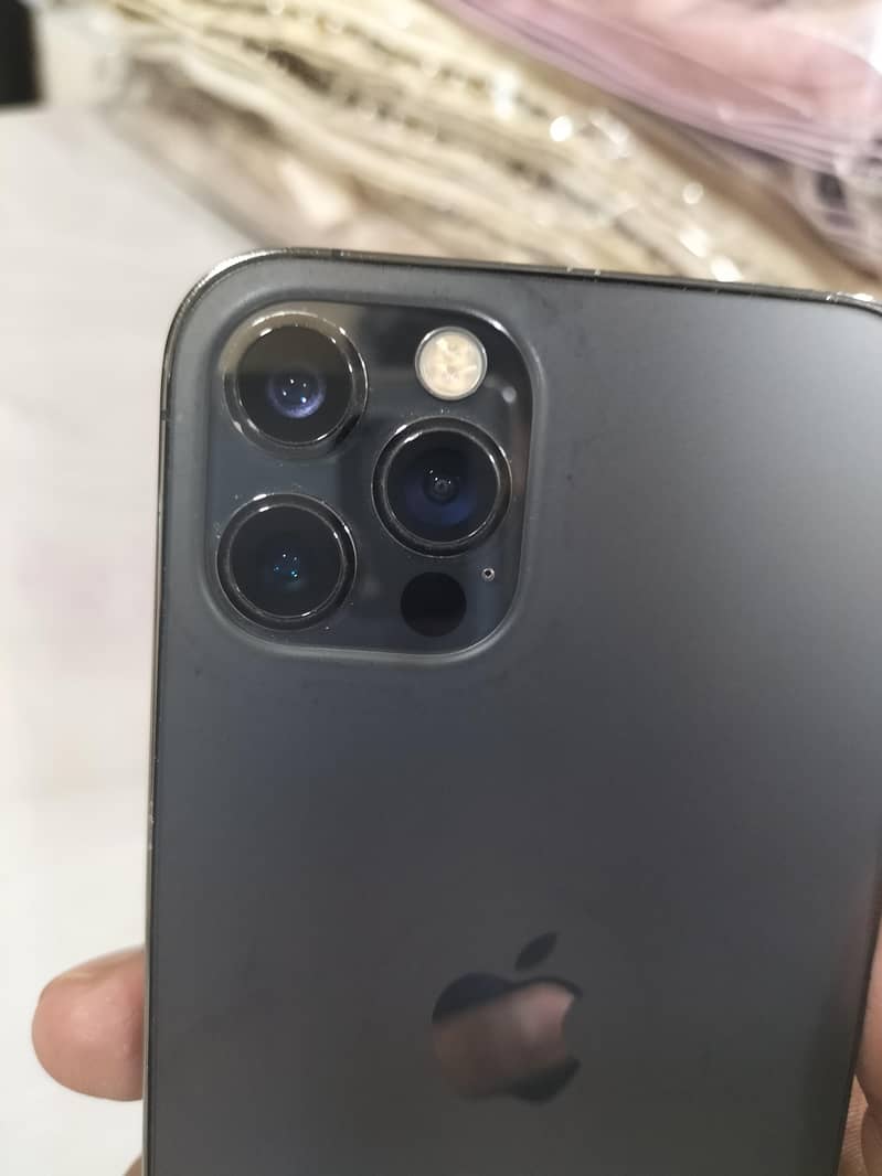 Apple iPhone 12 Pro 4