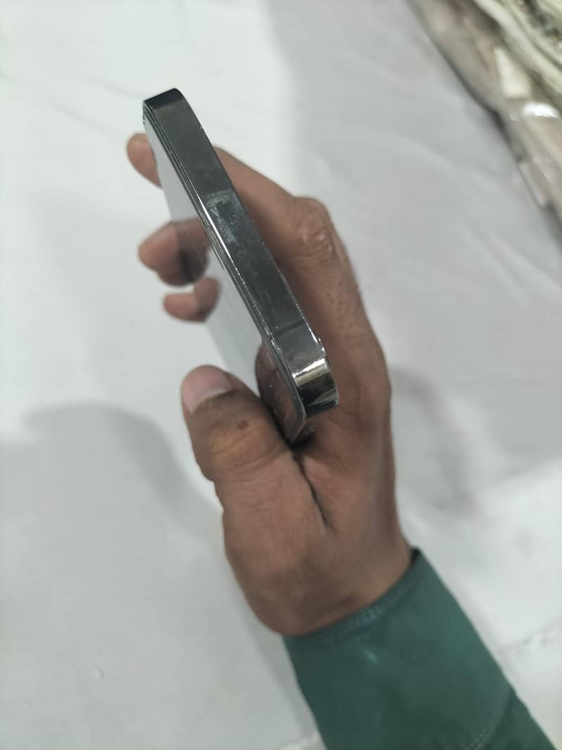 Apple iPhone 12 Pro 8