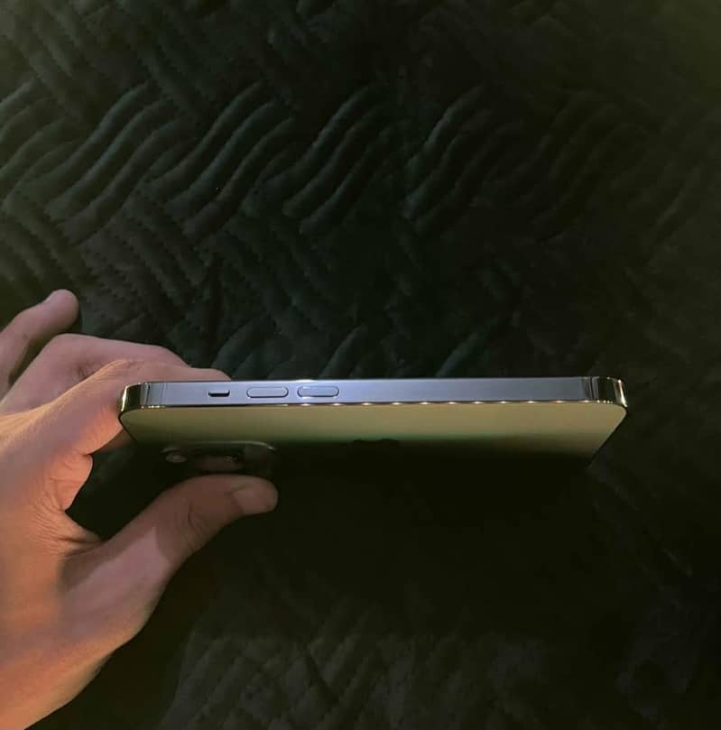 Apple iPhone 14 Pro 2