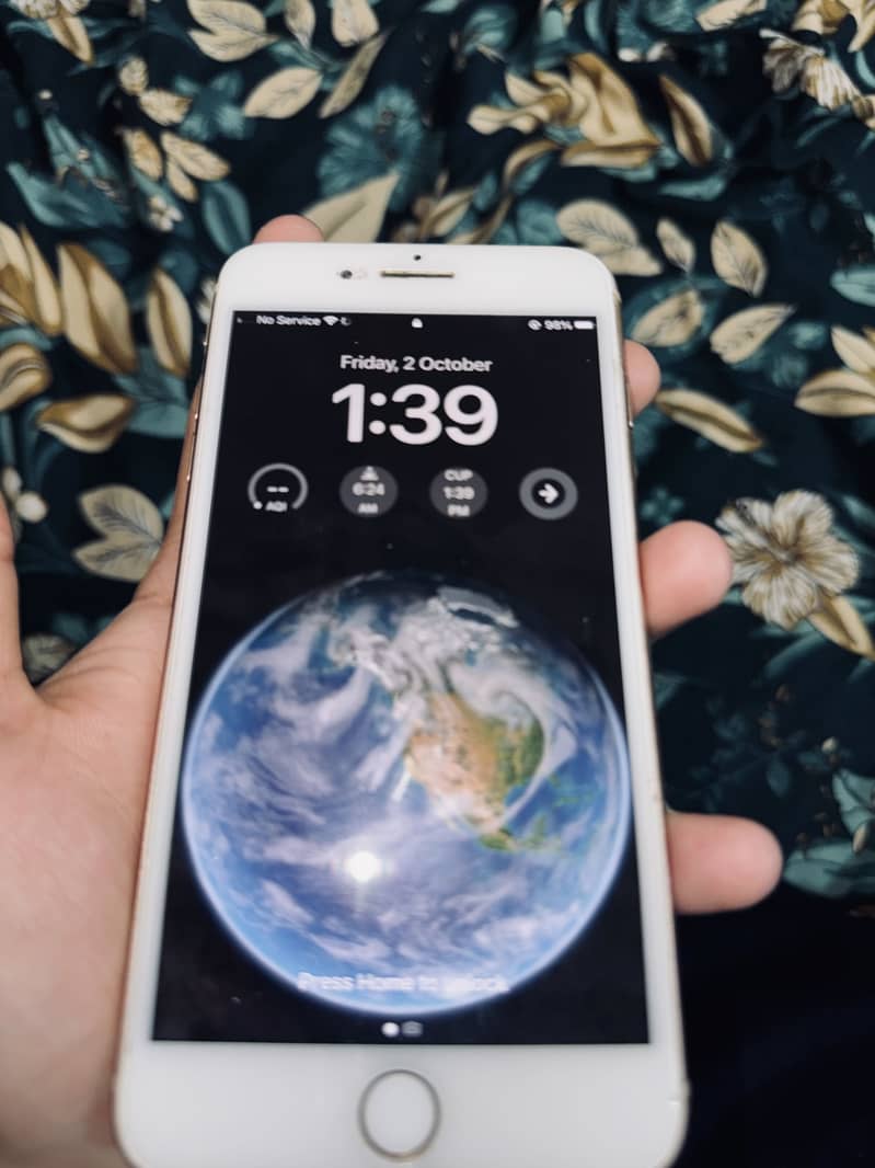 Apple iPhone 8 Plus 0