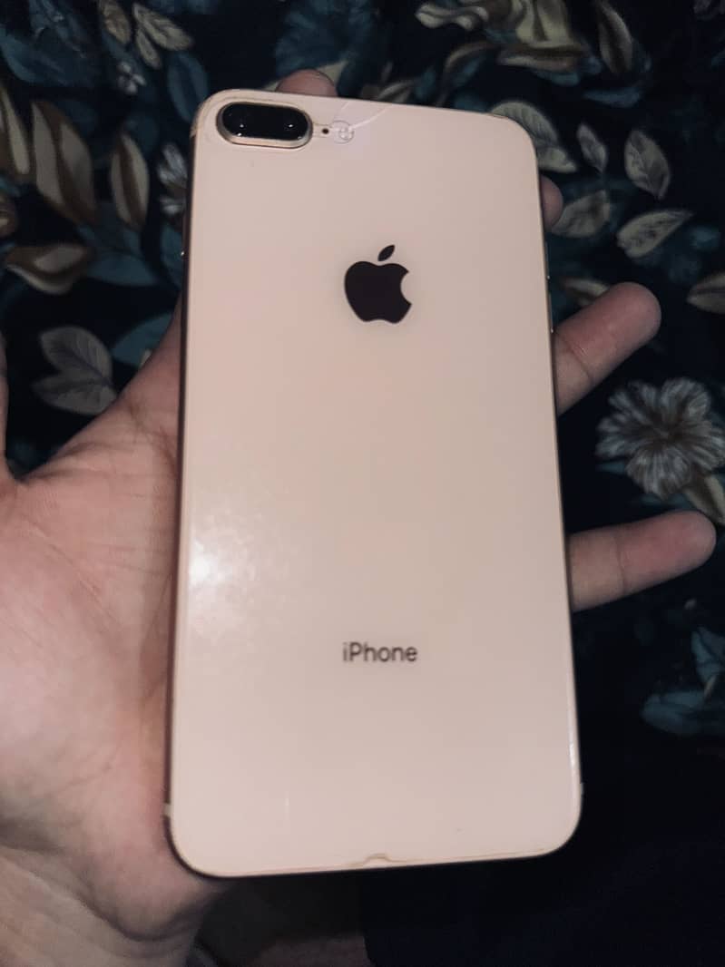 Apple iPhone 8 Plus 1
