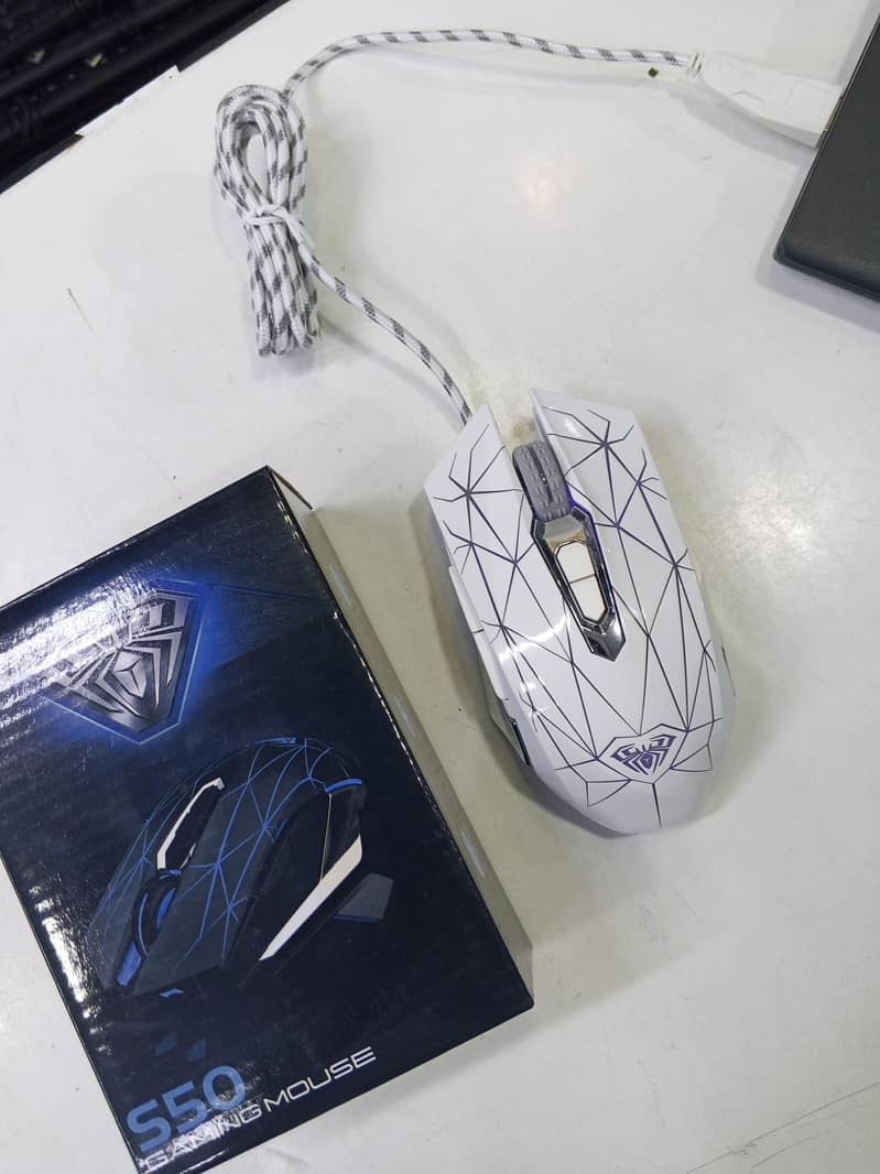 Gaming wired Mouse available 2
