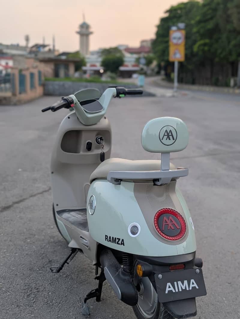 scooty 2