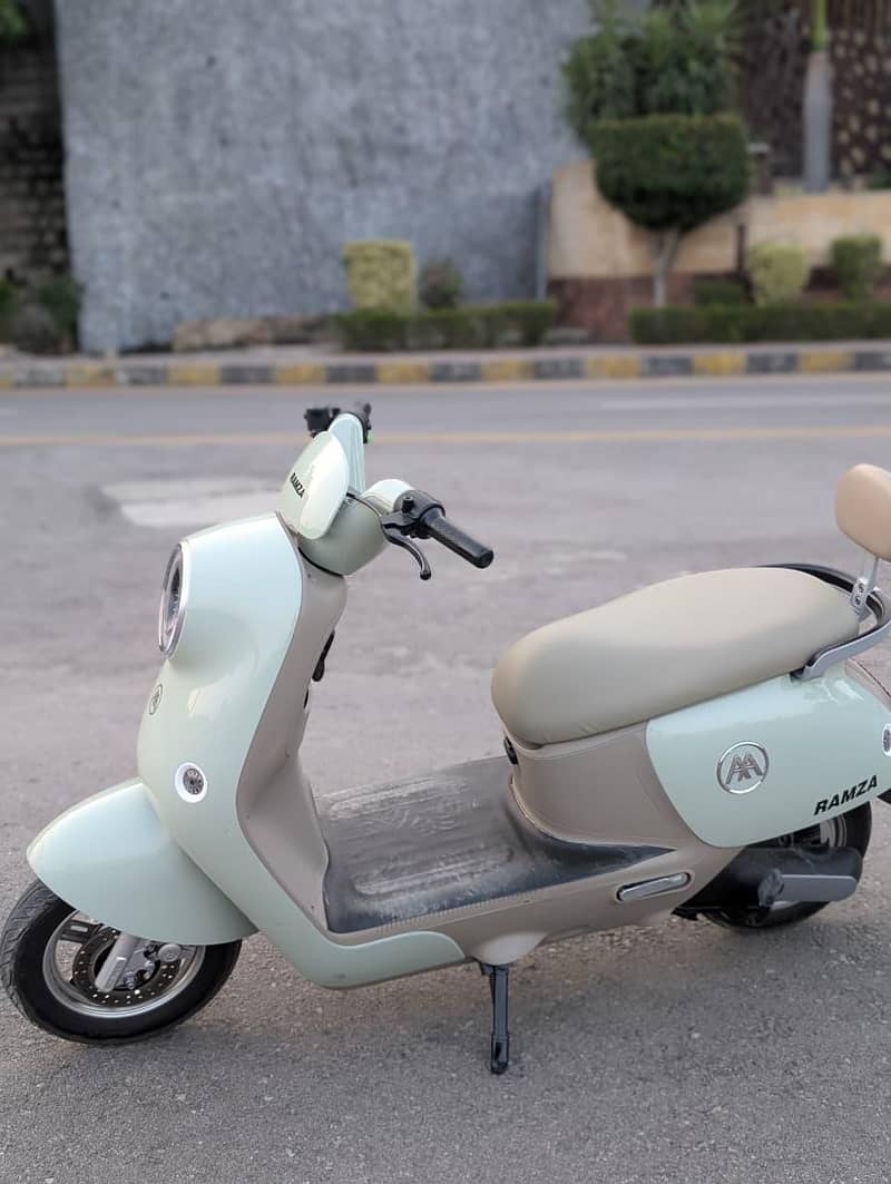 scooty 3