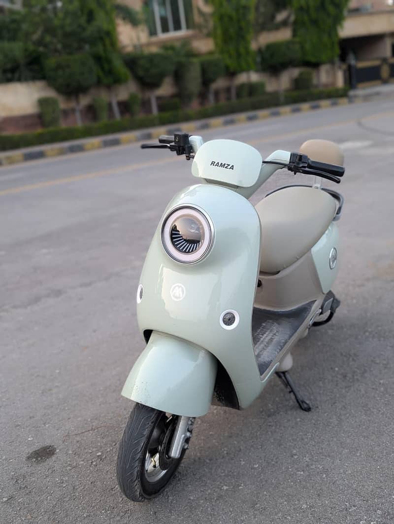scooty 4