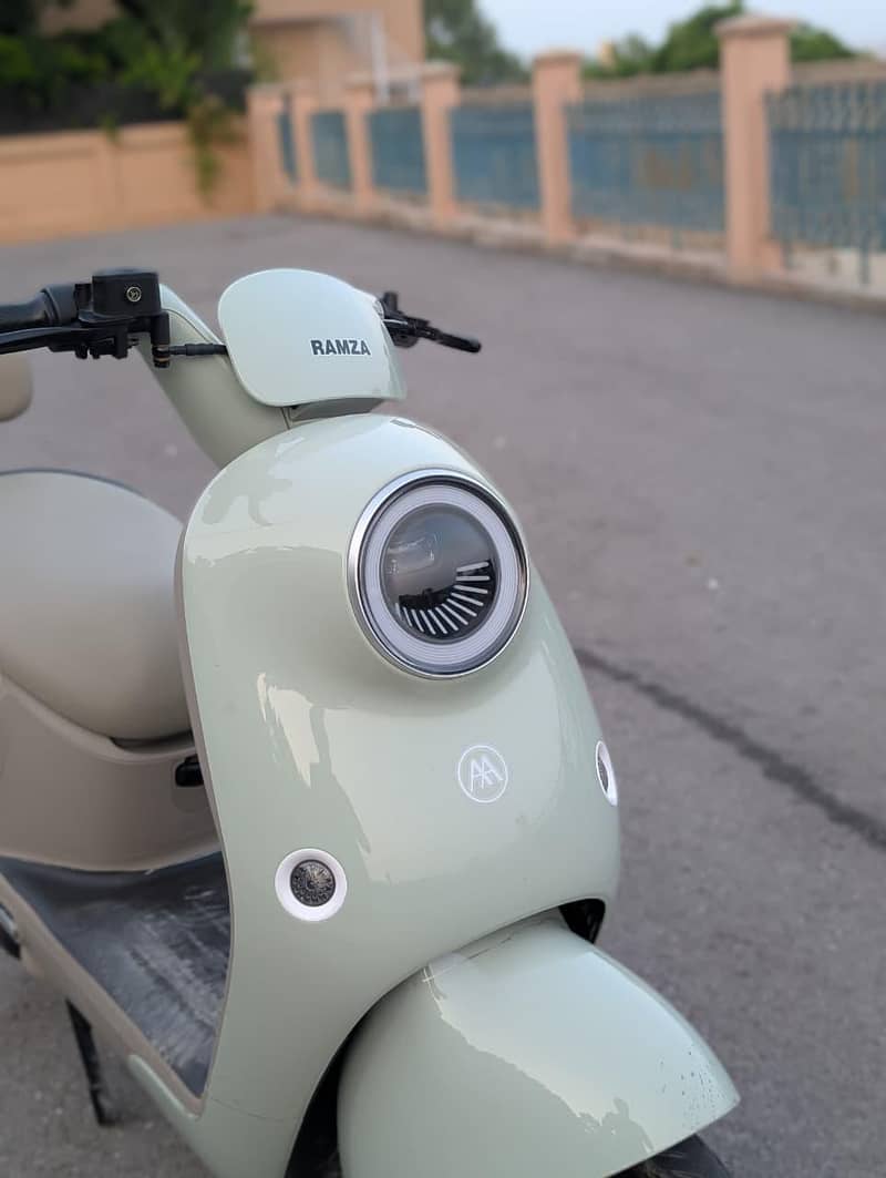 scooty 5