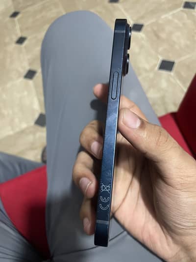 Apple iPhone 14