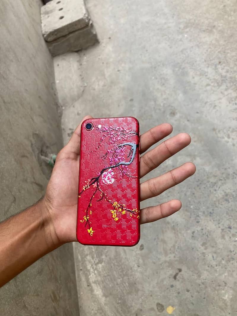 Apple iPhone SE Read description 5