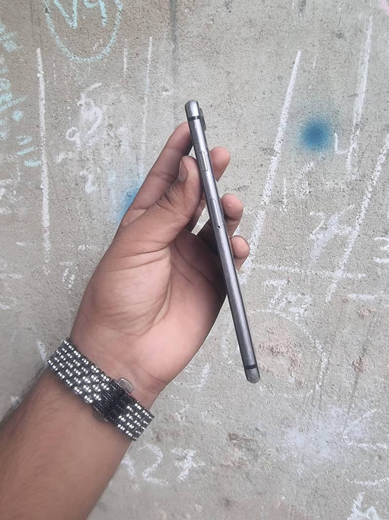 Apple iPhone 8 Plus 2