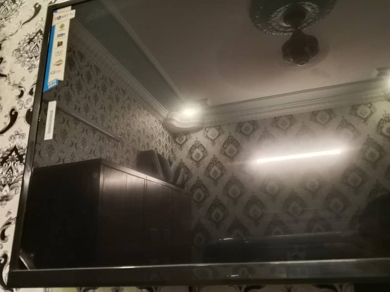 G. E LED T. V 4