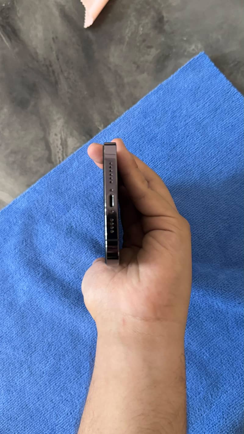 Apple iPhone 14 Pro Max 4