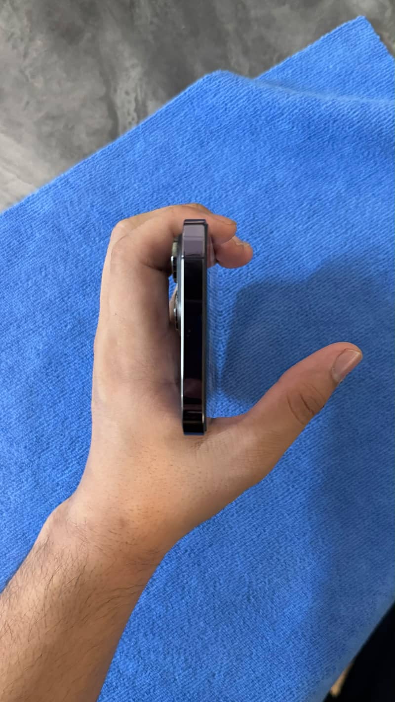 Apple iPhone 14 Pro Max 6