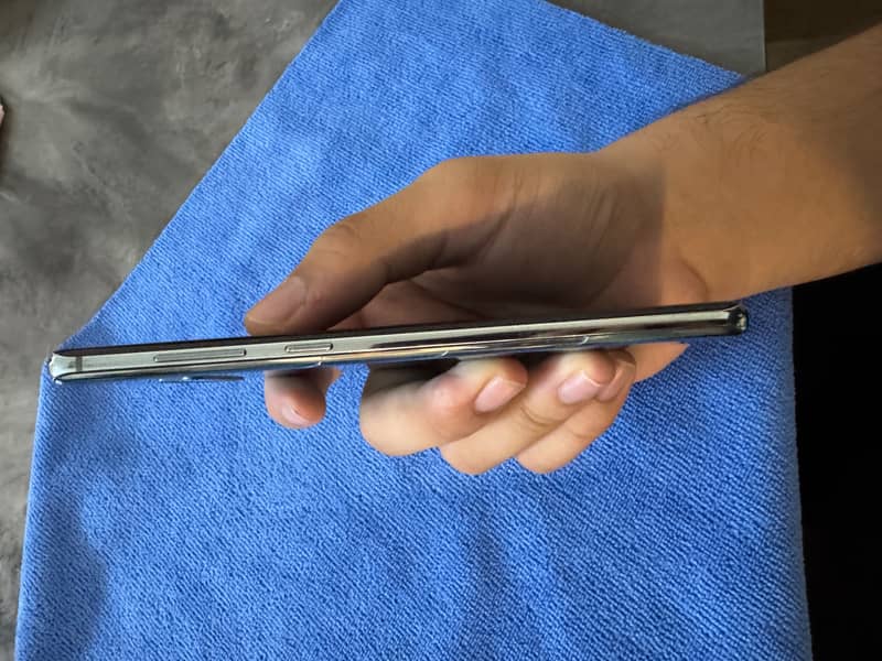 Apple iPhone 14 Pro Max 15