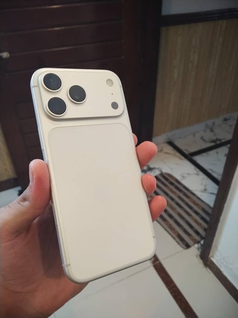 Apple iPhone 17 Pro Max 2