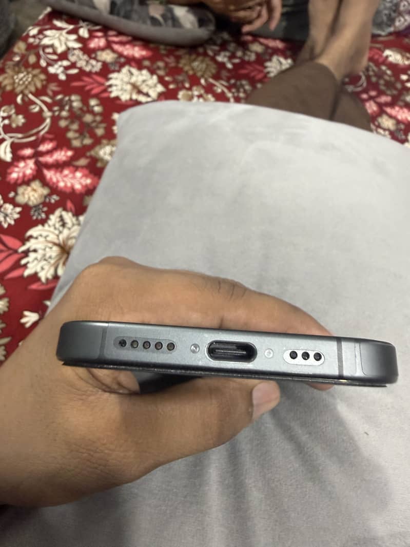 Apple iPhone 17 7
