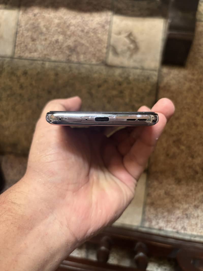 One Plus 9 5g 4