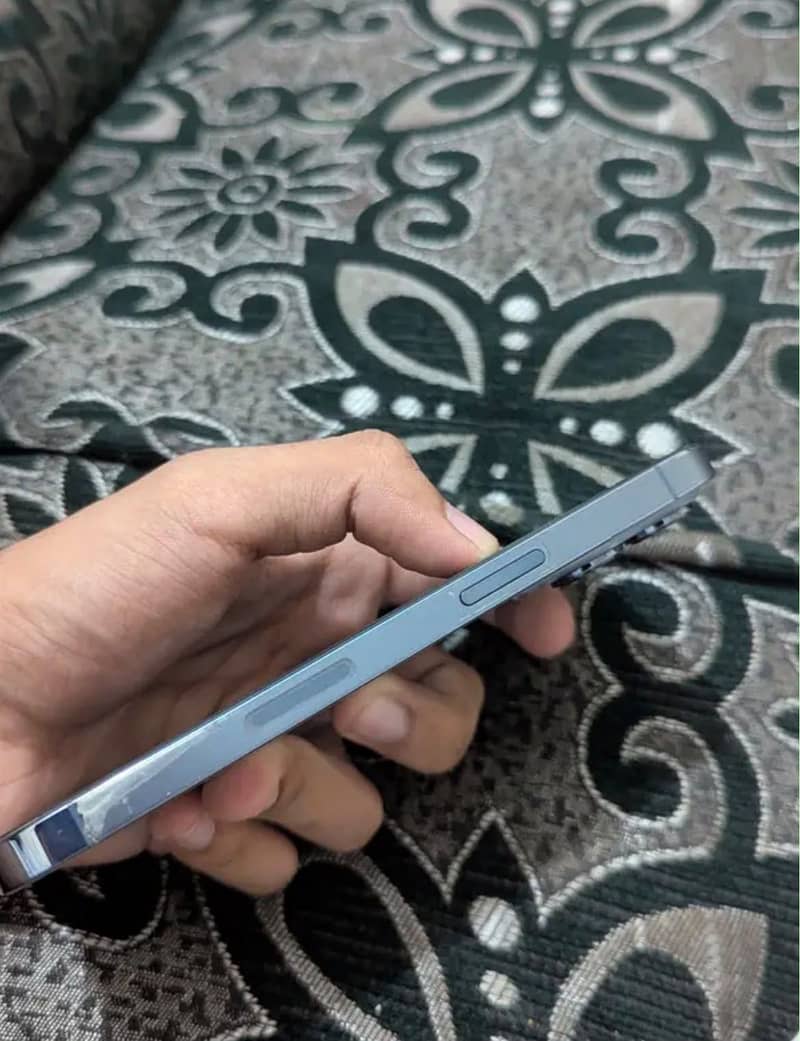 iPhone 13 Pro (JV) 3