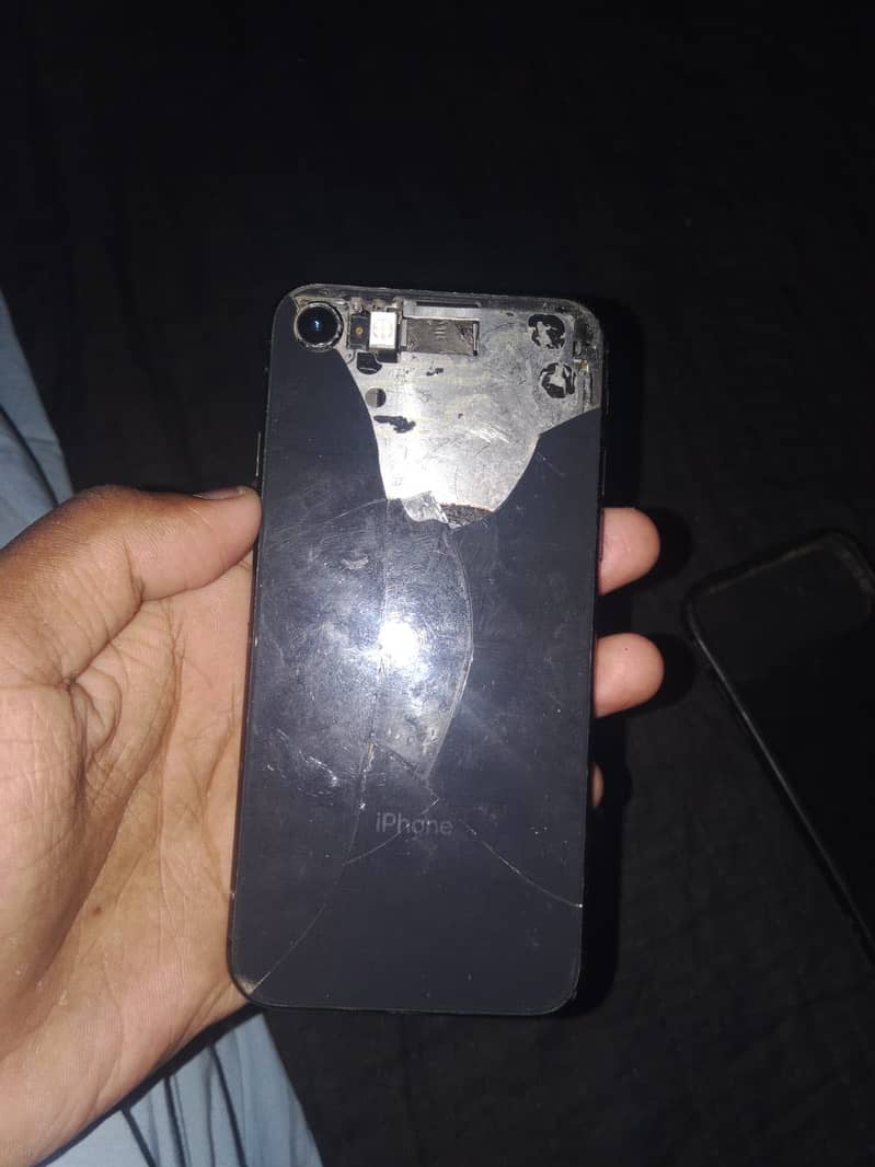 Apple iPhone 8 4