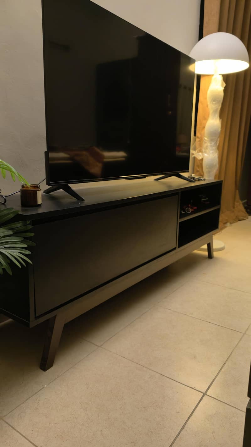 5 ft TV console 0