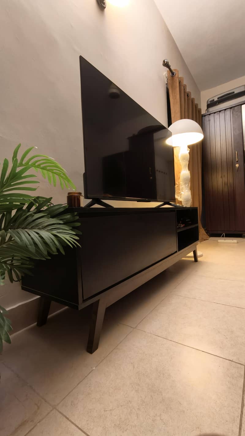5 ft TV console 2
