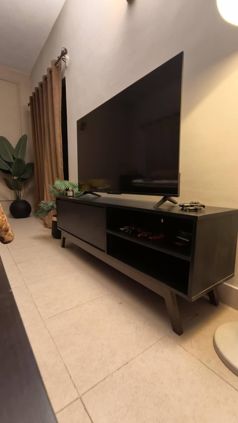5 ft TV console 4