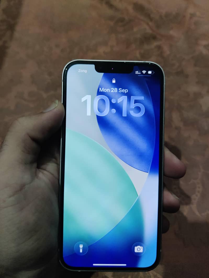 Apple iPhone 13 1