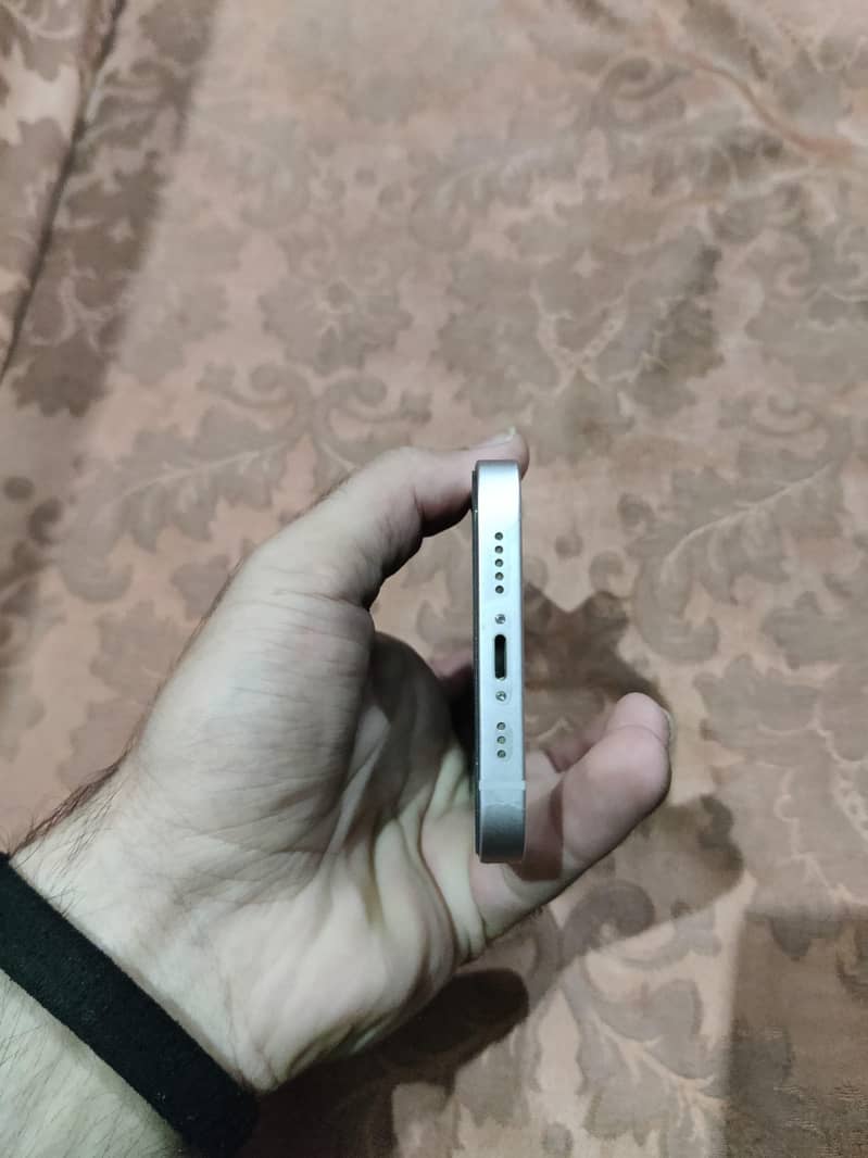 Apple iPhone 13 3