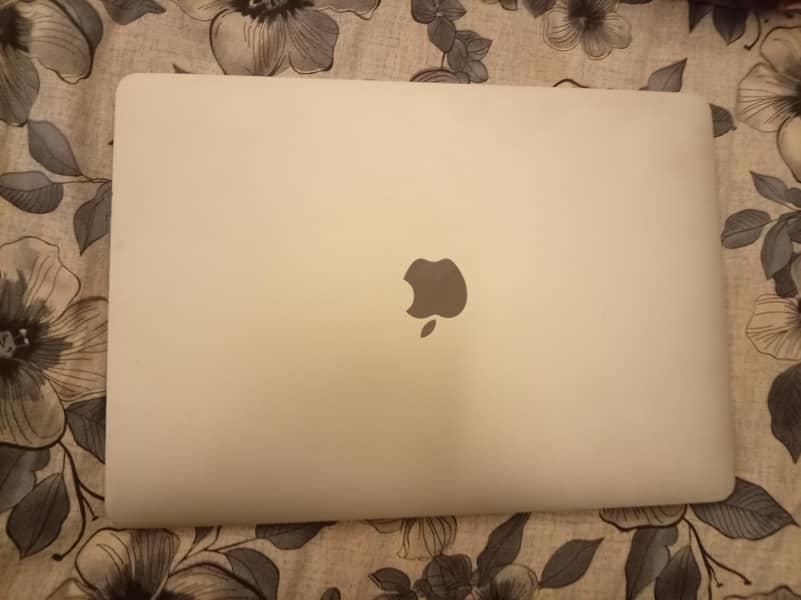 macbook pro 2018 7