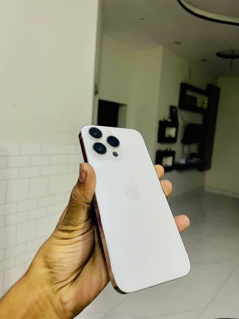Apple iPhone 14 Pro Max 6