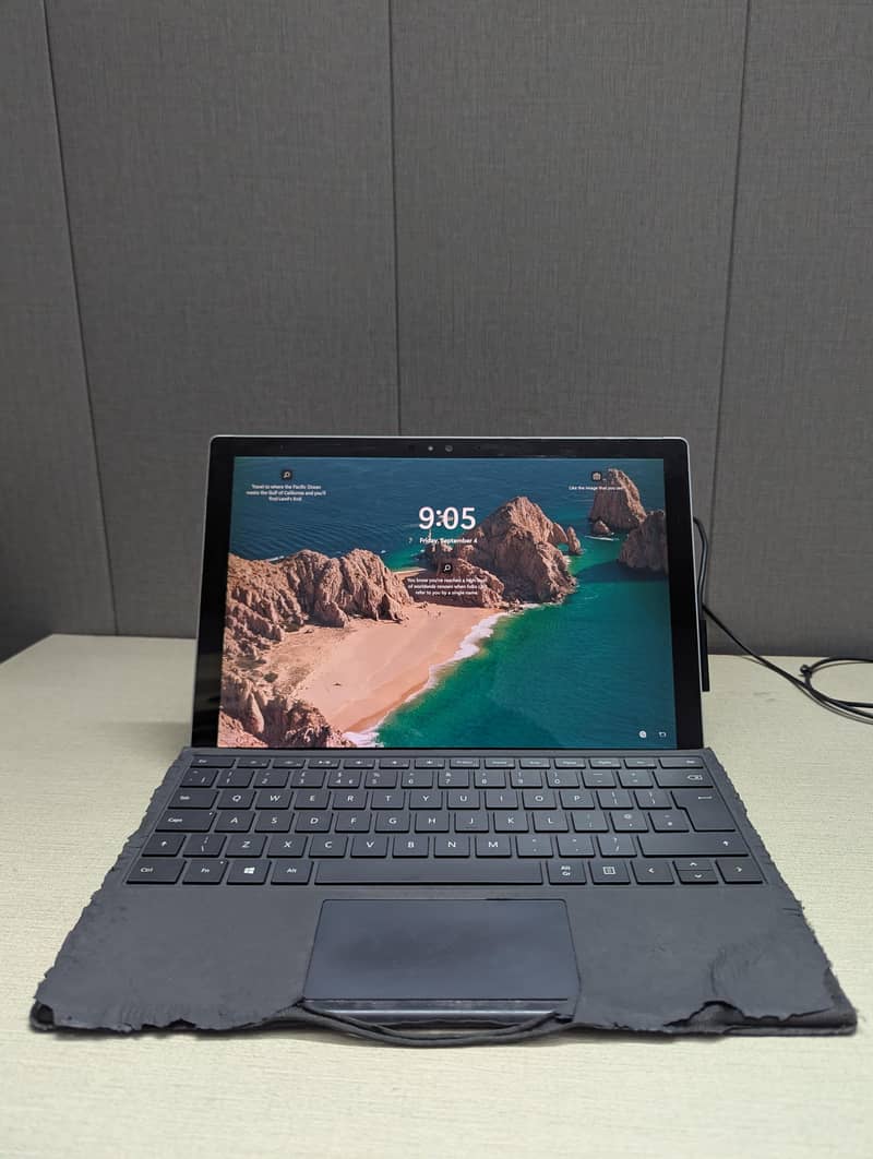 Microsft Surface 4 pro 0