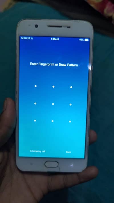OPPO F1s